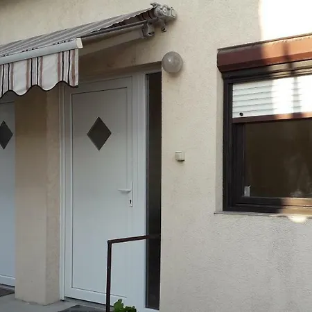Lelke Apartment Zamardi