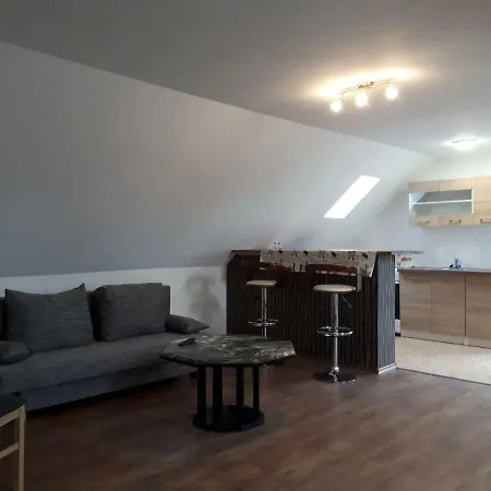 Lelke Apartment *